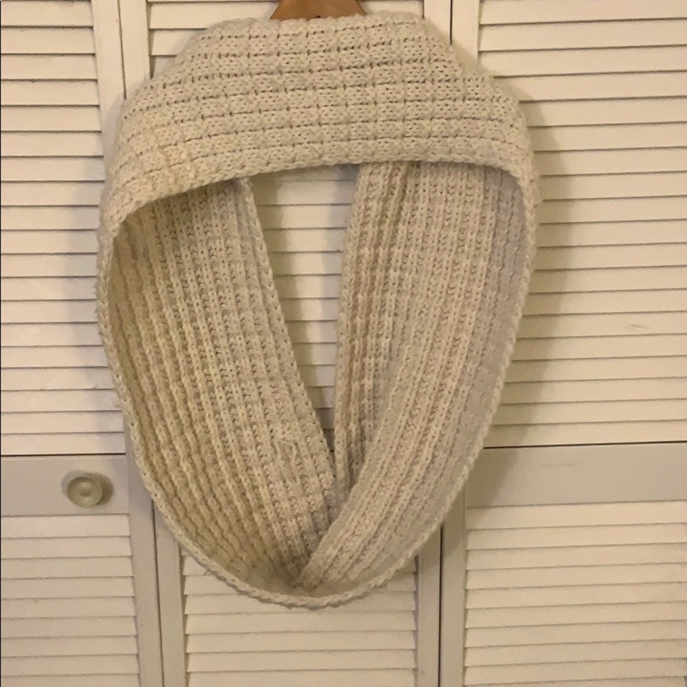 Infinity scarf